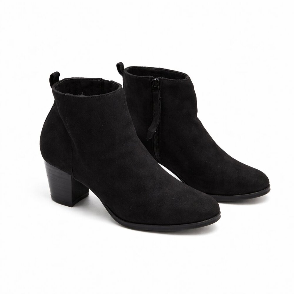Old Navy Women's boots ankle black faux suade Size: 7